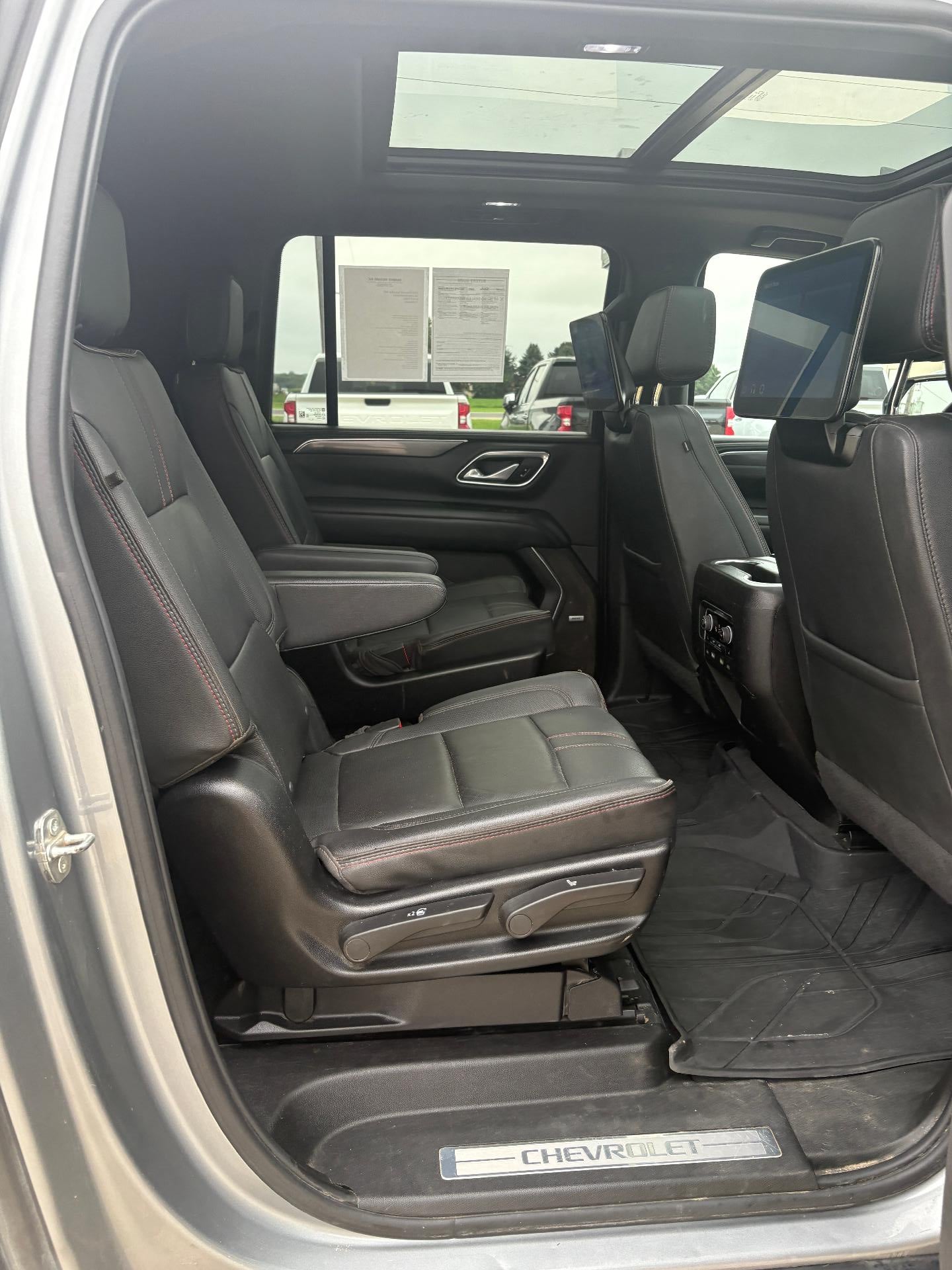 2024 Chevrolet Suburban RST