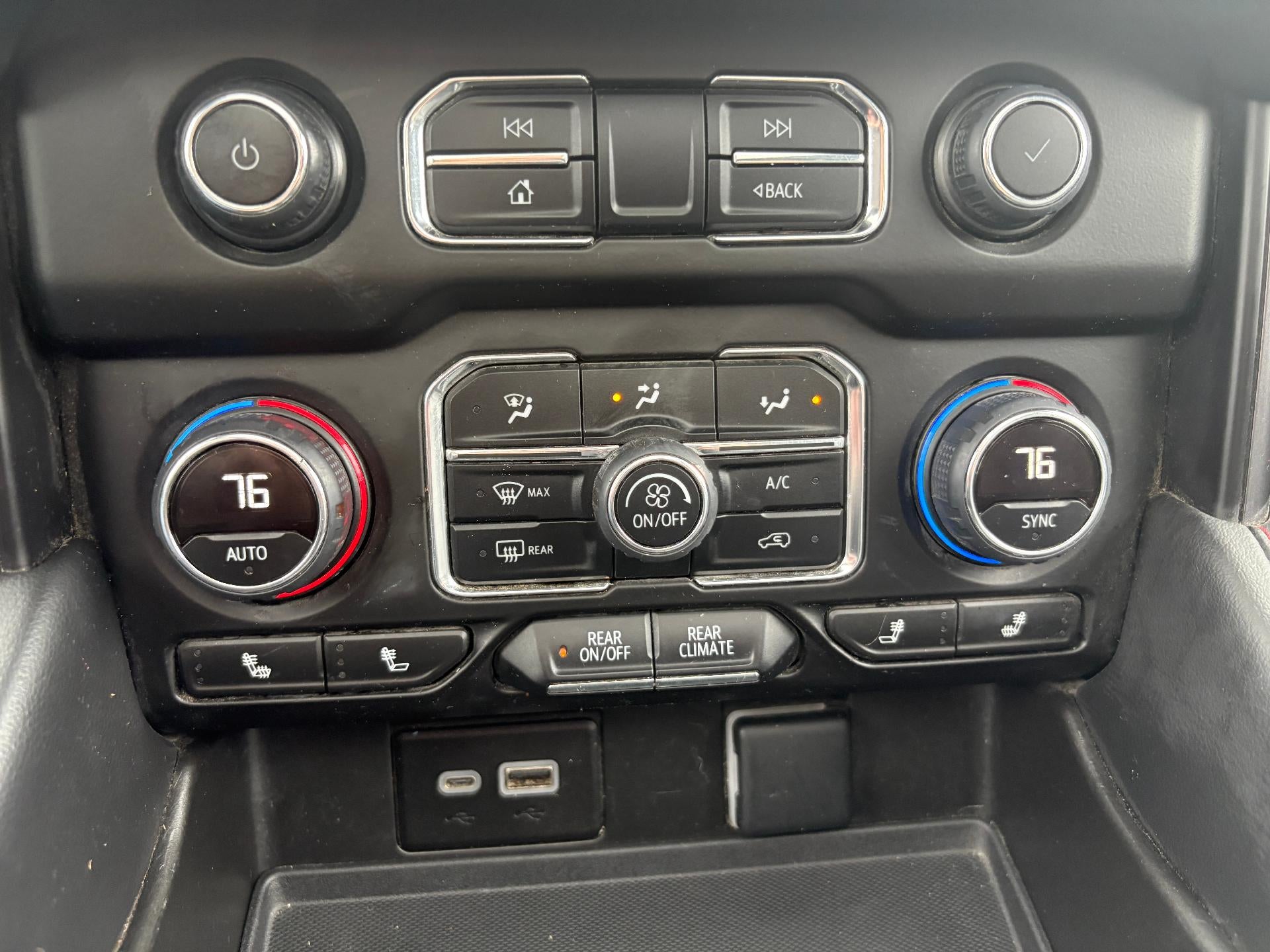 2024 Chevrolet Suburban RST